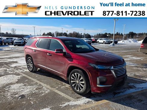 Used 2023 Chevrolet Traverse Premier image 2