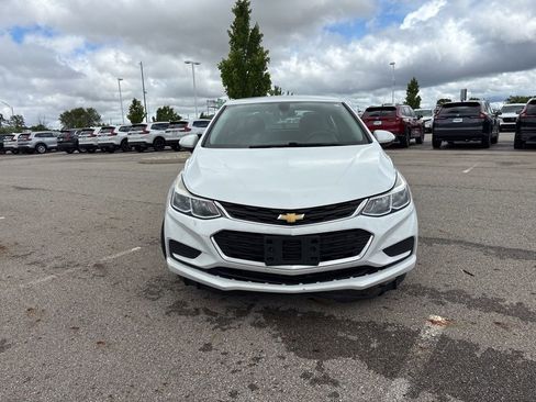 Used 2017 Chevrolet Cruze LS FWD image 2