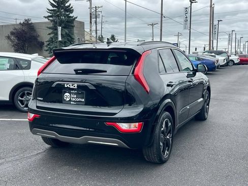 Certified 2024 Kia Niro Wind FWD image 7