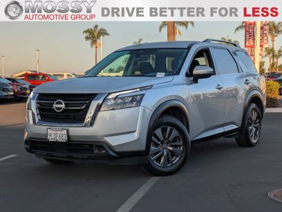 Certified 2024 Nissan Pathfinder SV