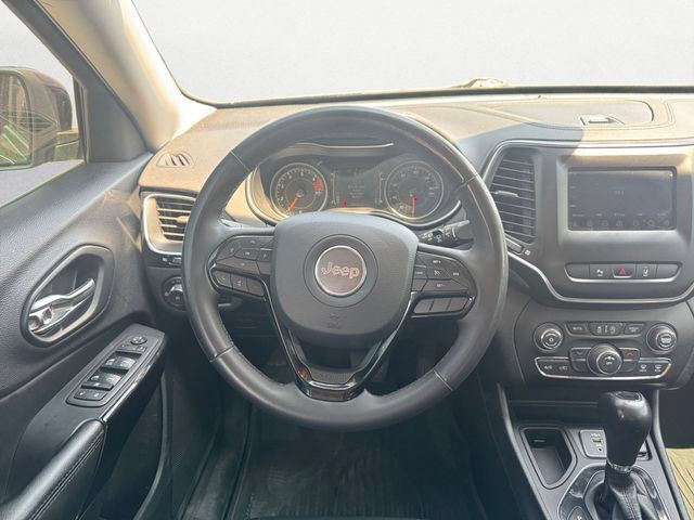 Used 2021 Jeep Cherokee Latitude Plus FWD image 12