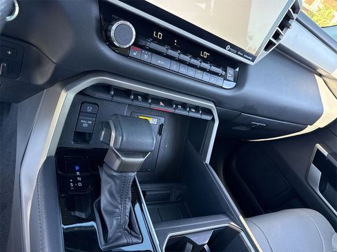 Used 2023 Toyota Tundra Limited image 19