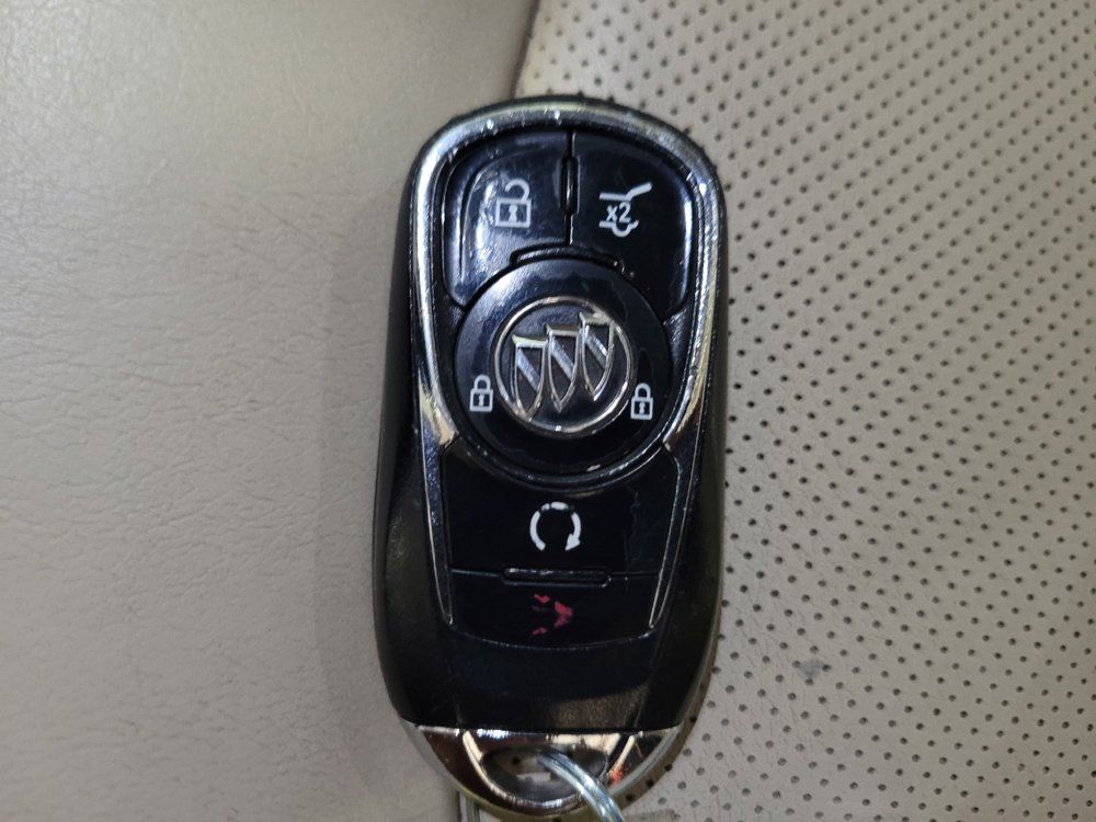 Used 2017 Buick Envision Essence FWD image 32