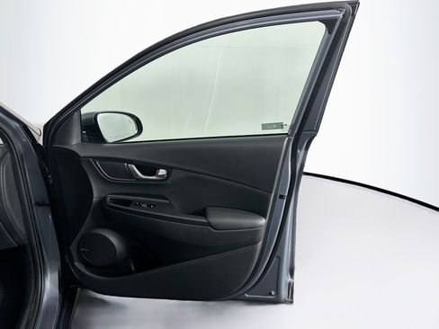 Used 2021 Hyundai Kona Limited FWD image 31