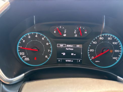 Used 2019 Chevrolet Equinox LS w/ LPO, Cargo Package AWD/4WD image 22