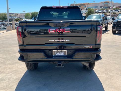 Used 2025 GMC Sierra 2500 AT4 AWD/4WD image 5