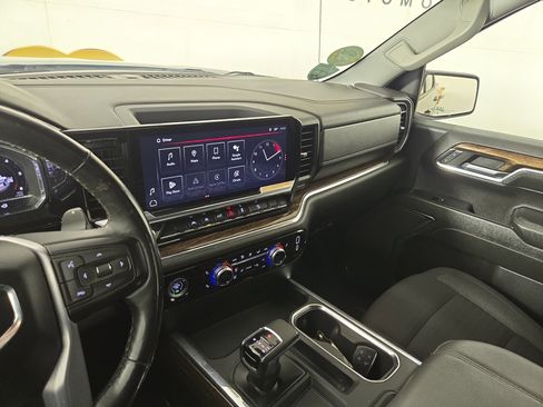 Certified 2024 GMC Sierra 1500 Elevation w/ LPO, Elevation Black Package AWD/4WD image 23