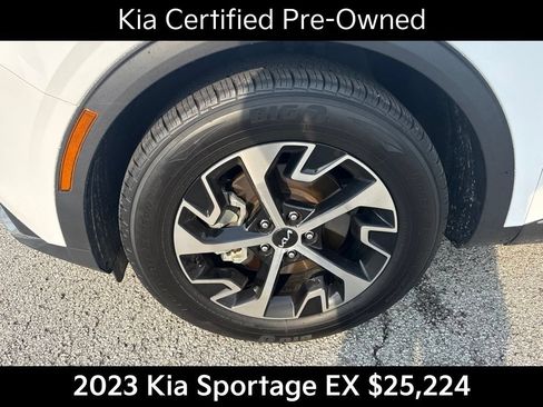 Certified 2023 Kia Sportage EX FWD image 10