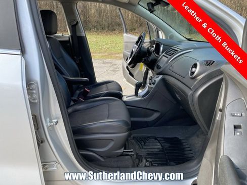 Used 2016 Chevrolet Trax LT w/ LT Convenience Package image 16