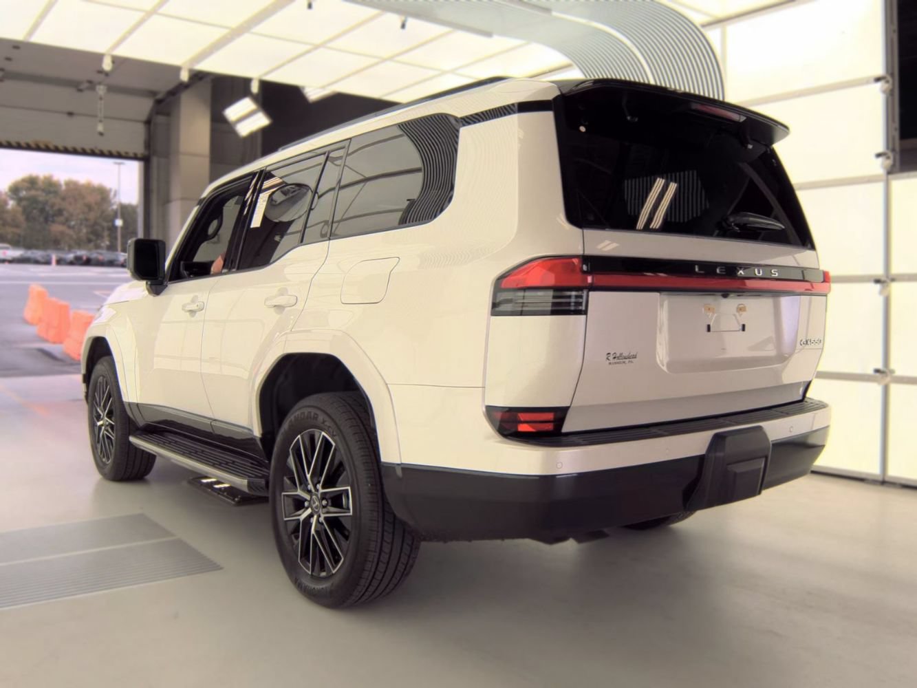 Used 2025 Lexus GX 550 w/ Cold Area Package AWD/4WD image 8