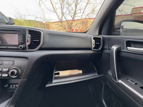 Used 2018 Kia Sportage LX image 23