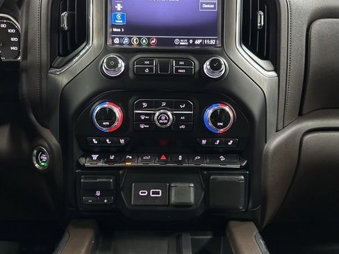 Used 2023 GMC Sierra 3500 Denali image 24