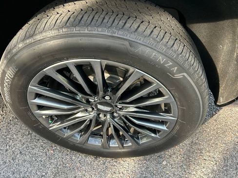 Certified 2025 Cadillac Escalade ESV Sport Platinum AWD/4WD image 9