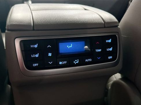 Used 2017 Toyota Highlander Limited Platinum image 28