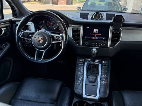 Used 2017 Porsche Macan Turbo w/ Premium Package Plus AWD/4WD image 21