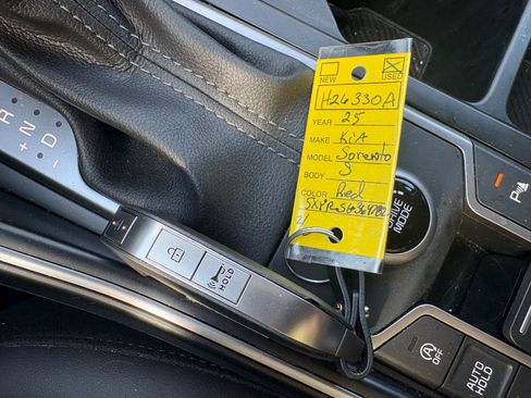 Used 2025 Kia Sorento S w/ Panoramic Sunroof Package FWD image 41