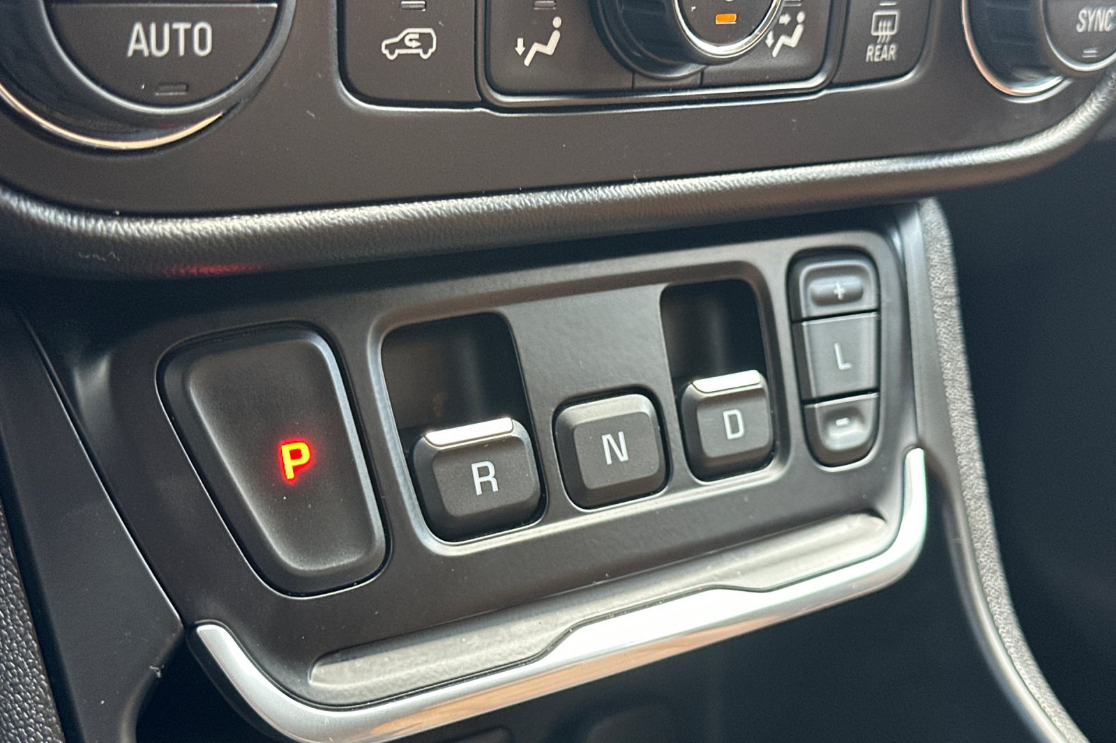 Used 2021 GMC Terrain SLT AWD/4WD image 33