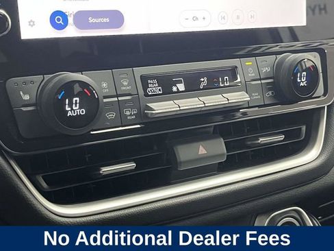 Used 2025 Toyota Grand Highlander FWD image 34