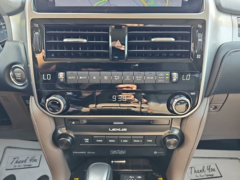 Used 2023 Lexus GX 460 Premium w/ Accessory Package AWD/4WD image 21