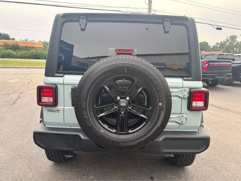 Used 2023 Jeep Wrangler Unlimited Sport AWD/4WD image 7