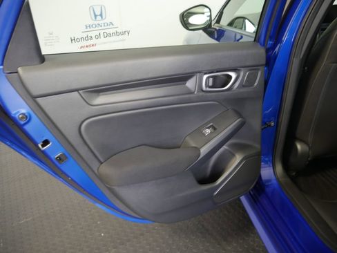 Used 2023 Honda Civic Sport image 11