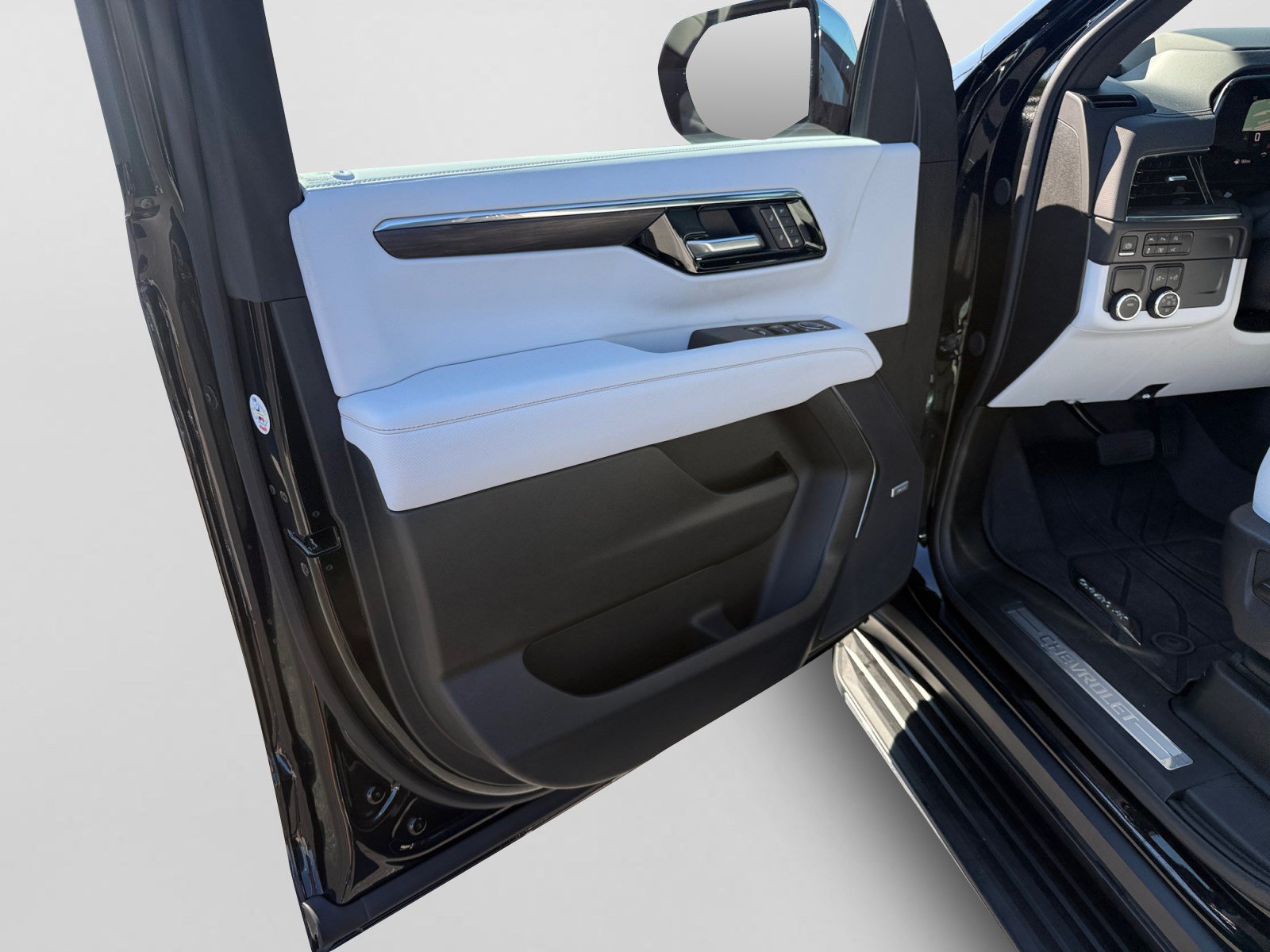 Used 2026 Chevrolet Tahoe Premier RWD image 10