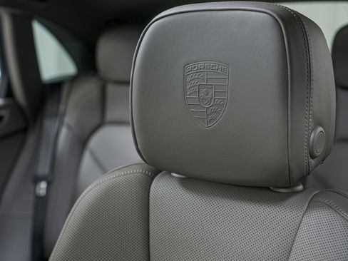 New 2026 Porsche Macan AWD/4WD image 17