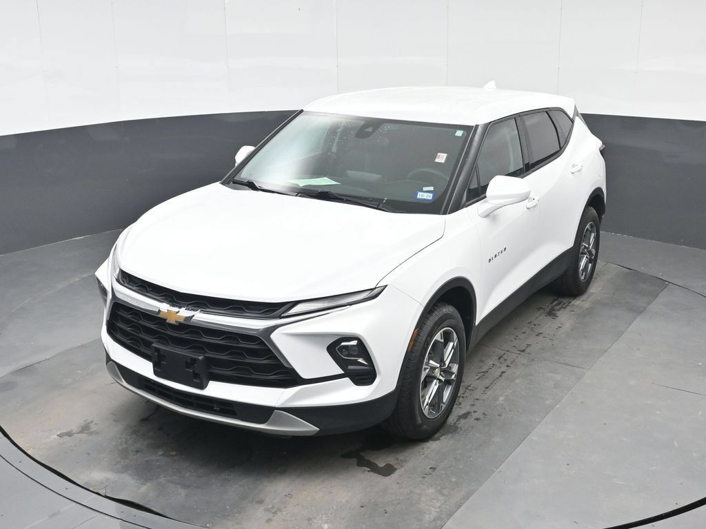 Used 2025 Chevrolet Blazer LT FWD image 16