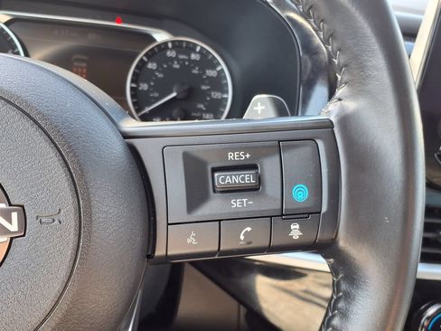 Used 2025 Nissan Pathfinder SV AWD/4WD image 30