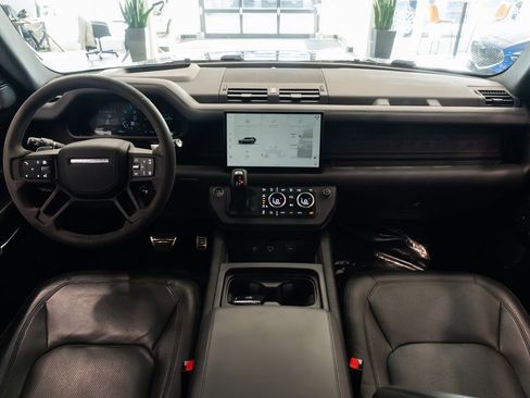 Used 2024 Land Rover Defender 110 V8 AWD/4WD image 7