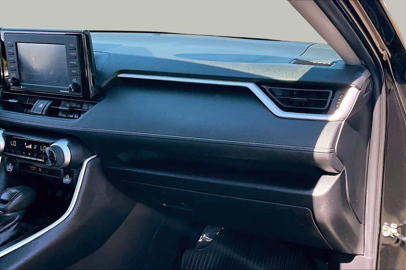 Certified 2021 Toyota RAV4 XLE AWD/4WD image 18