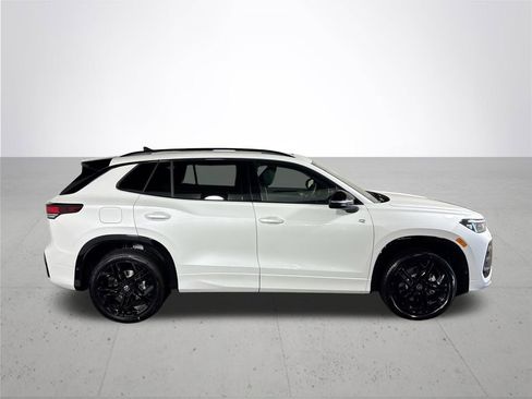 New 2025 Volkswagen Tiguan SE R-Line image 5