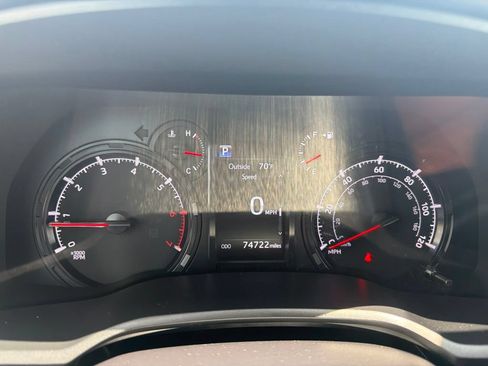 Used 2022 Toyota 4Runner SR5 AWD/4WD image 27