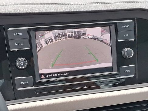 Used 2023 Volkswagen Jetta SE w/ Panoramic Sunroof Package FWD image 19