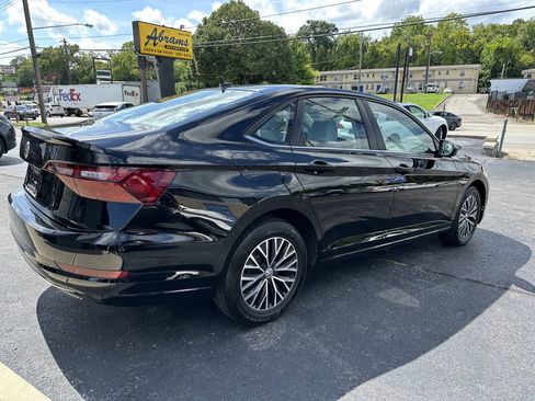 Used 2021 Volkswagen Jetta SE w/ SE Cold Weather Package FWD image 11