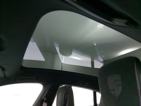 Used 2025 Porsche Taycan 4S image 32