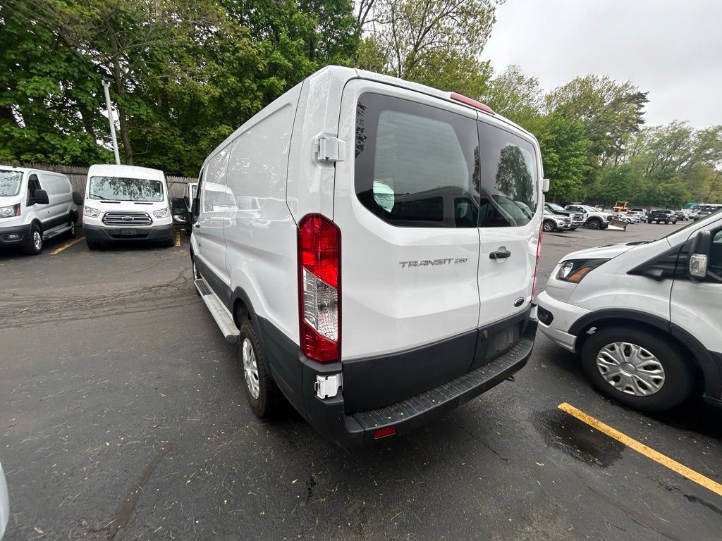 Certified 2025 Ford Transit 250 Low Roof w/ Exterior Upgrade Package RWD image 5