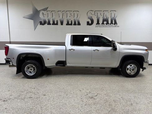Used 2021 Chevrolet Silverado 3500 LTZ w/ LTZ Texas Edition image 31