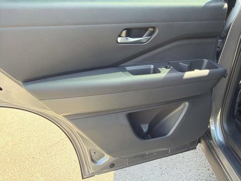 New 2026 Nissan Pathfinder SL FWD image 17
