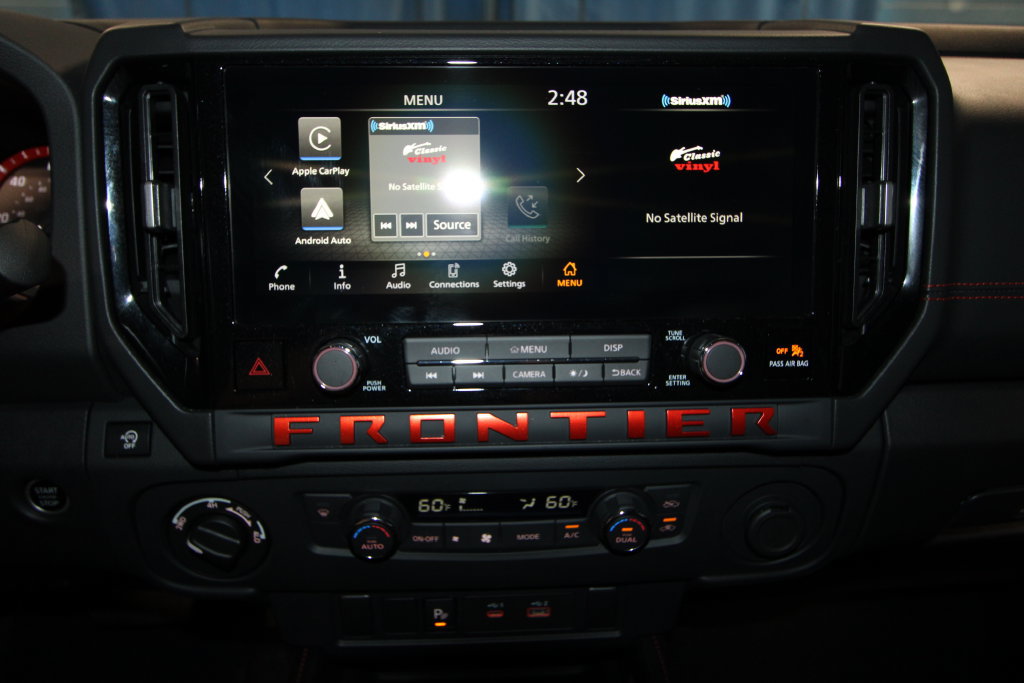 Used 2025 Nissan Frontier PRO-4X AWD/4WD image 14