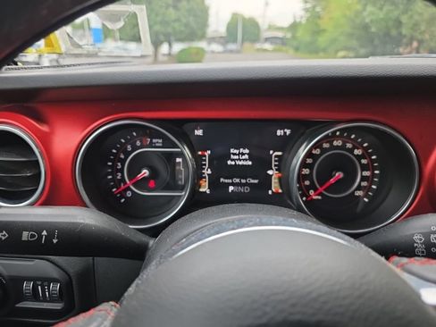 Used 2018 Jeep Wrangler Unlimited Rubicon AWD/4WD image 16