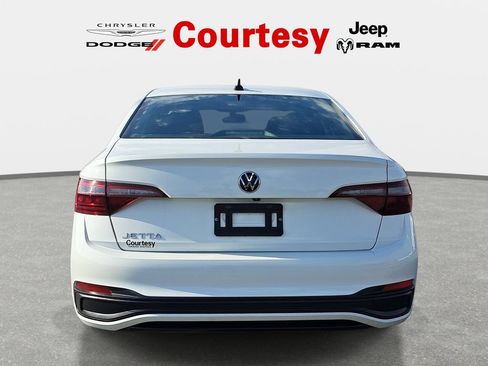 Used 2023 Volkswagen Jetta Sport FWD image 4