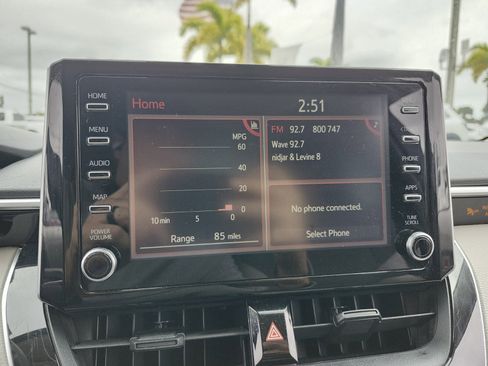 Used 2020 Toyota Corolla LE image 32