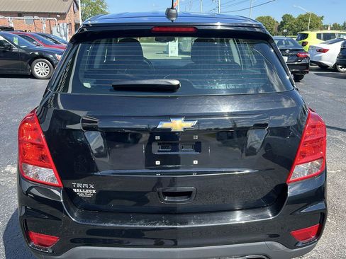 Used 2020 Chevrolet Trax LS FWD image 4