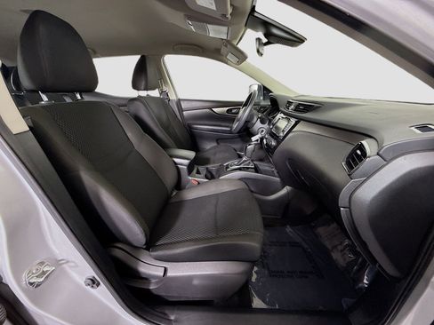 Used 2021 Nissan Rogue Sport S image 28