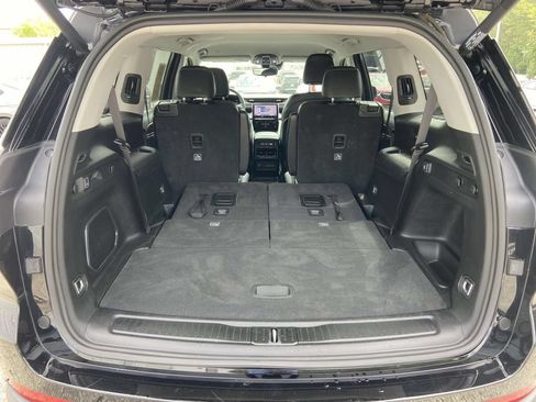 Used 2023 Jeep Grand Cherokee L Limited RWD image 10