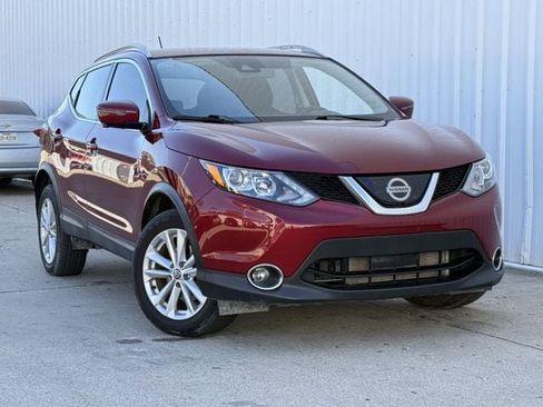 Used 2019 Nissan Rogue Sport SV w/ Technology Package image 2