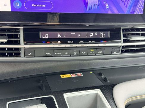 Certified 2025 Toyota Sienna XLE Woodland Edition AWD/4WD image 5