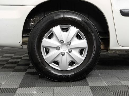 Used 2006 Chrysler Town & Country LX image 35