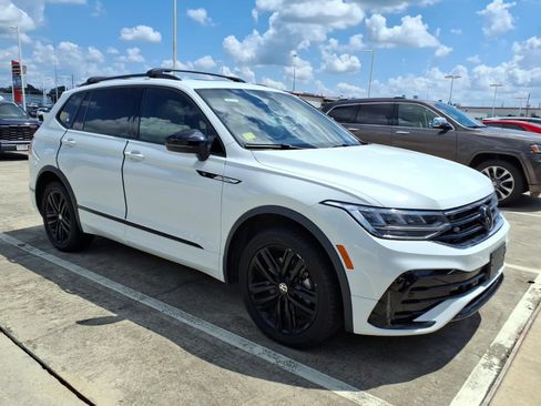 Used 2022 Volkswagen Tiguan SE R-Line AWD/4WD image 1
